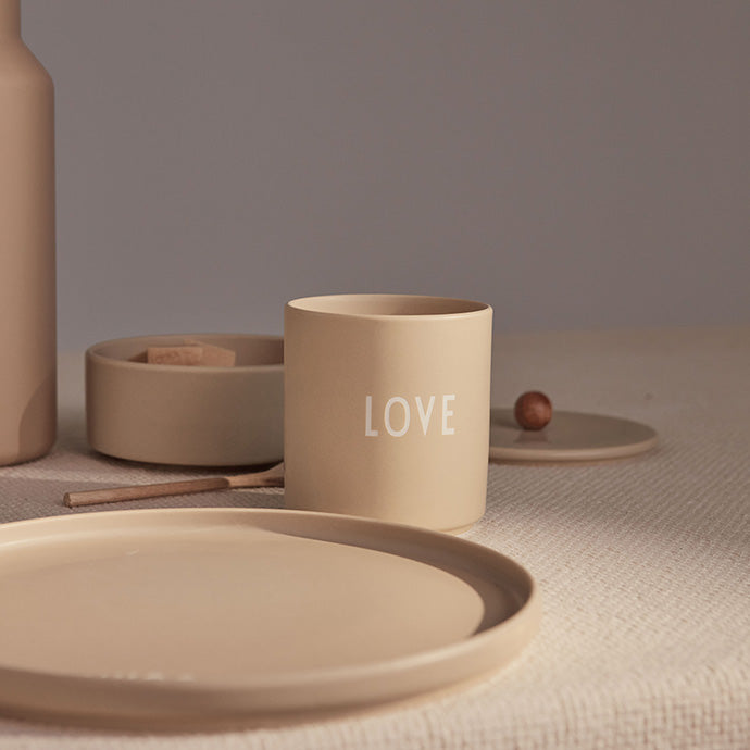 Design Letters - Mug en porcelaine LOVE Rose Nude – Cool Kids Atelier